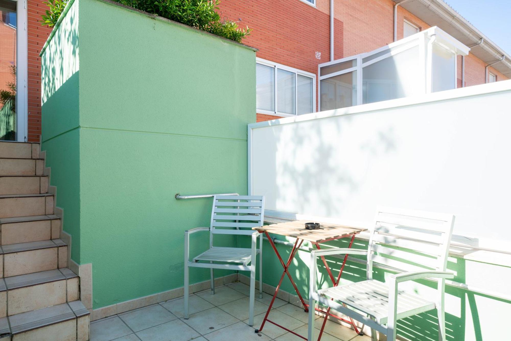 Apartamentos Go- Chalet Calera, Parking Gratuito Арройо-де-ла-Энкомьенда Экстерьер фото